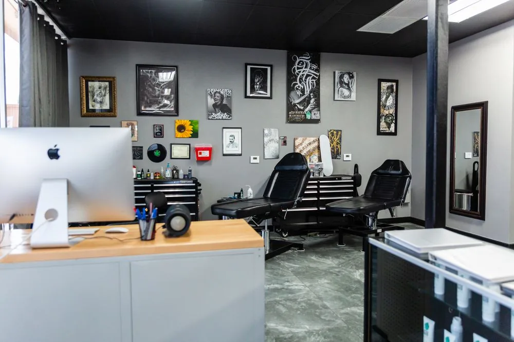 Grand Avenue Tattoo & Piercings